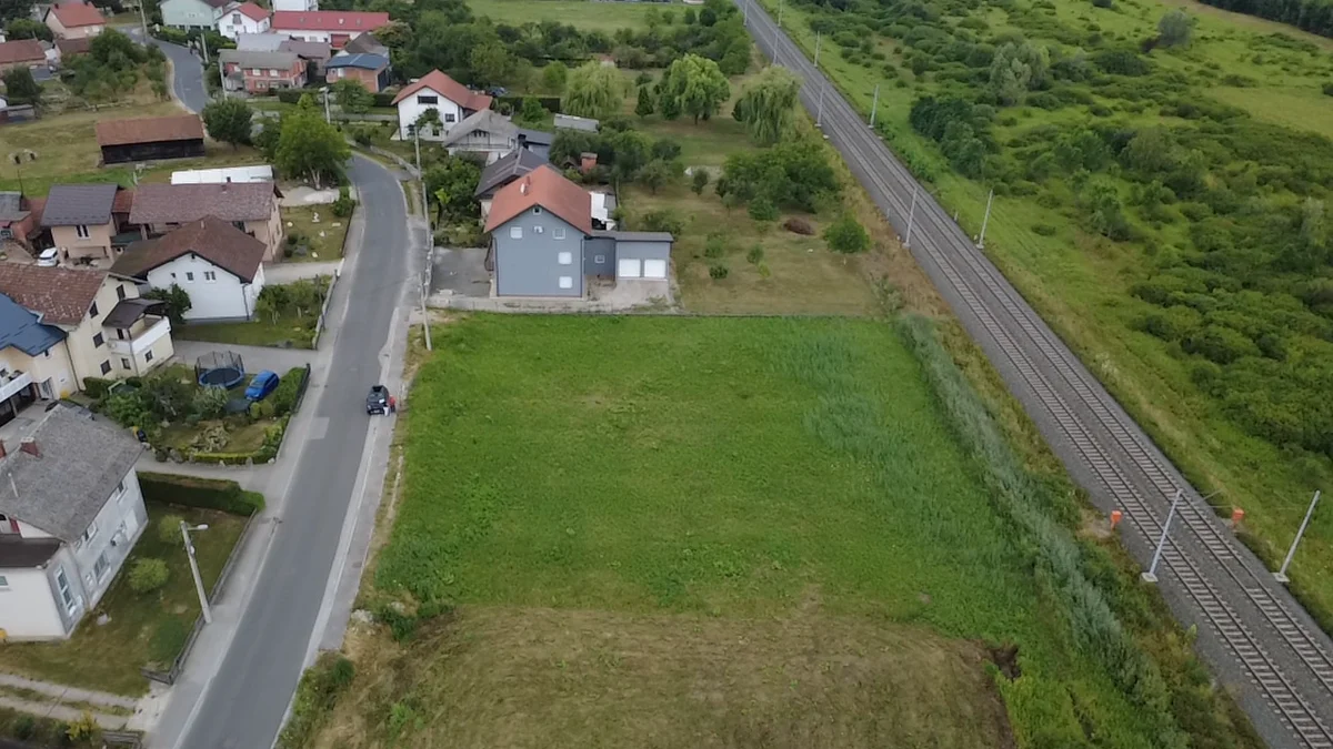 Građevinsko zemljište 1.726 m² – Dumovec, blizina željezničke stanice