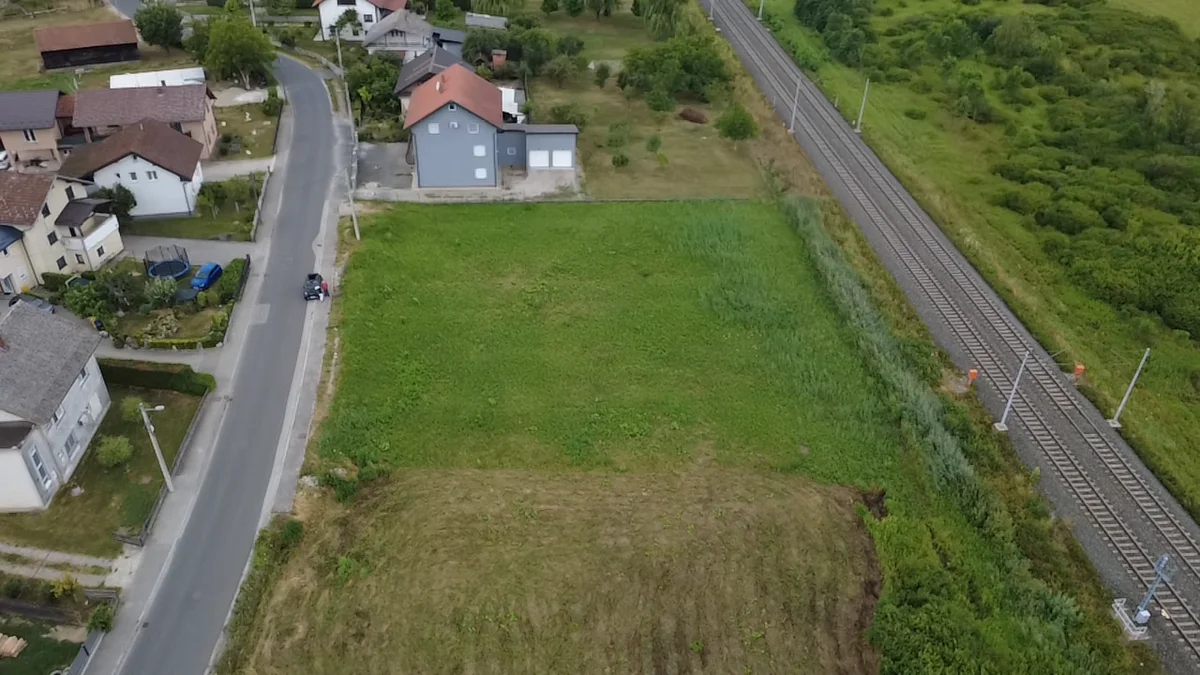 Građevinsko zemljište 1.726 m² – Dumovec, blizina željezničke stanice