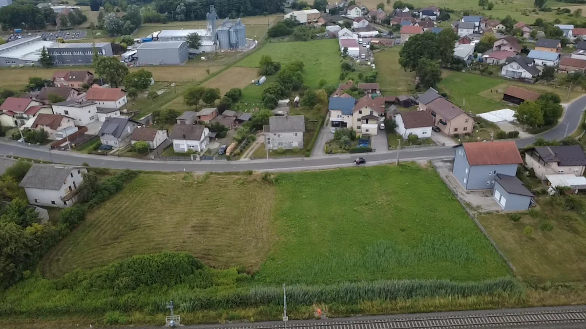 Građevinsko zemljište 1.726 m² – Dumovec, blizina željezničke stanice