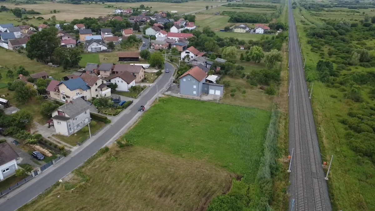 Građevinsko zemljište 1.726 m² – Dumovec, blizina željezničke stanice