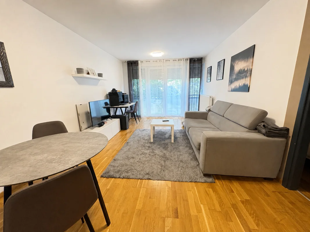 Moderan i svijetao: 2-soban stan 40m2 u srcu Španskog!