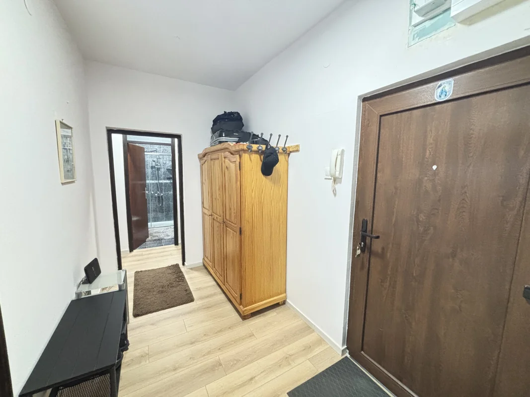 Namješten 2-sobni stan, 2. kat s liftom – Selčinska ulica