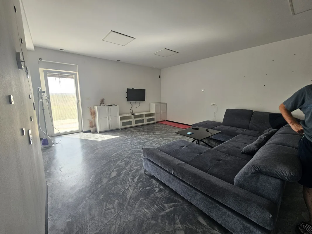 Moderna obiteljska kuća s okućnicom od 1.400 m² – Jablanovec