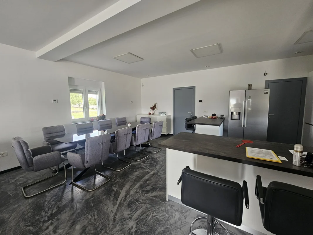 Moderna obiteljska kuća s okućnicom od 1.400 m² – Jablanovec