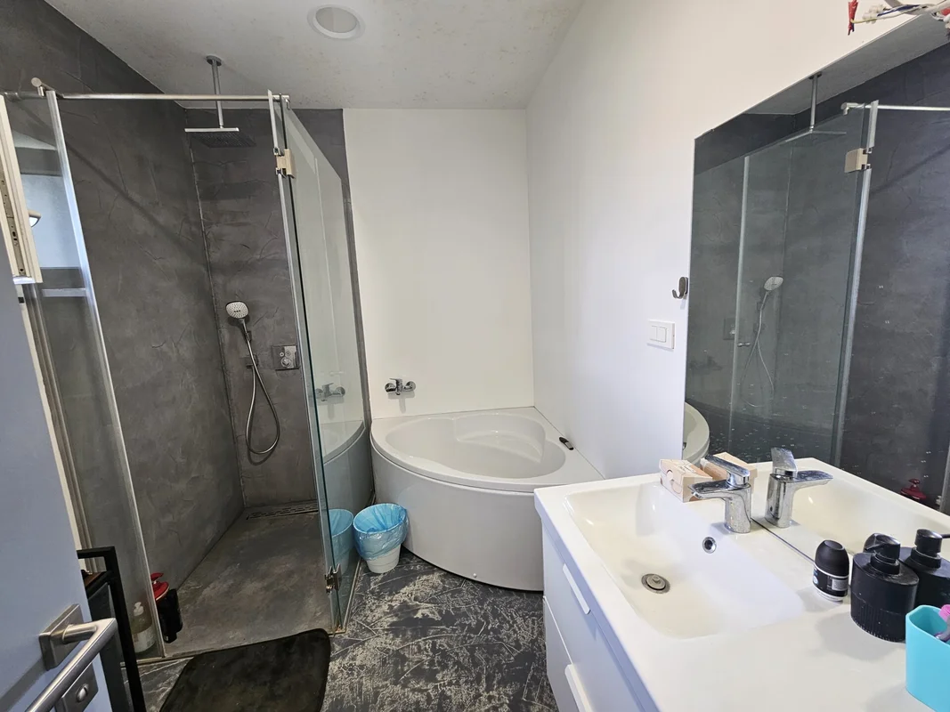 Moderna obiteljska kuća s okućnicom od 1.400 m² – Jablanovec