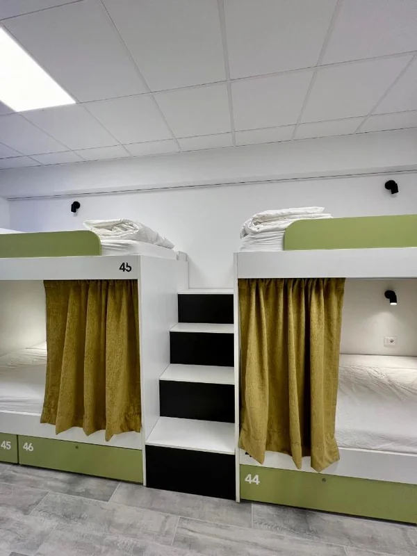 Zagreb, trnje, sigečića, HOSTEL SA 19 soba! 715m2!