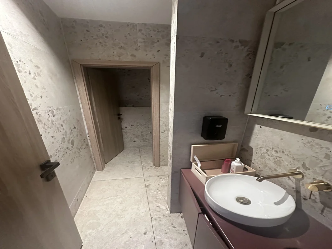 Zagreb, Savica, poslovni prostor na top lokaciji! 148m2! Prilika!!