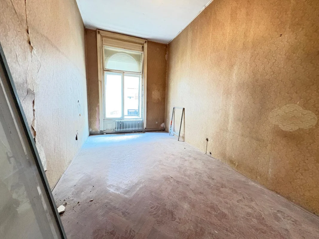Petrićeva - Stan s vrhunskim potencijalom i stropovima od 4 m, 54 m2