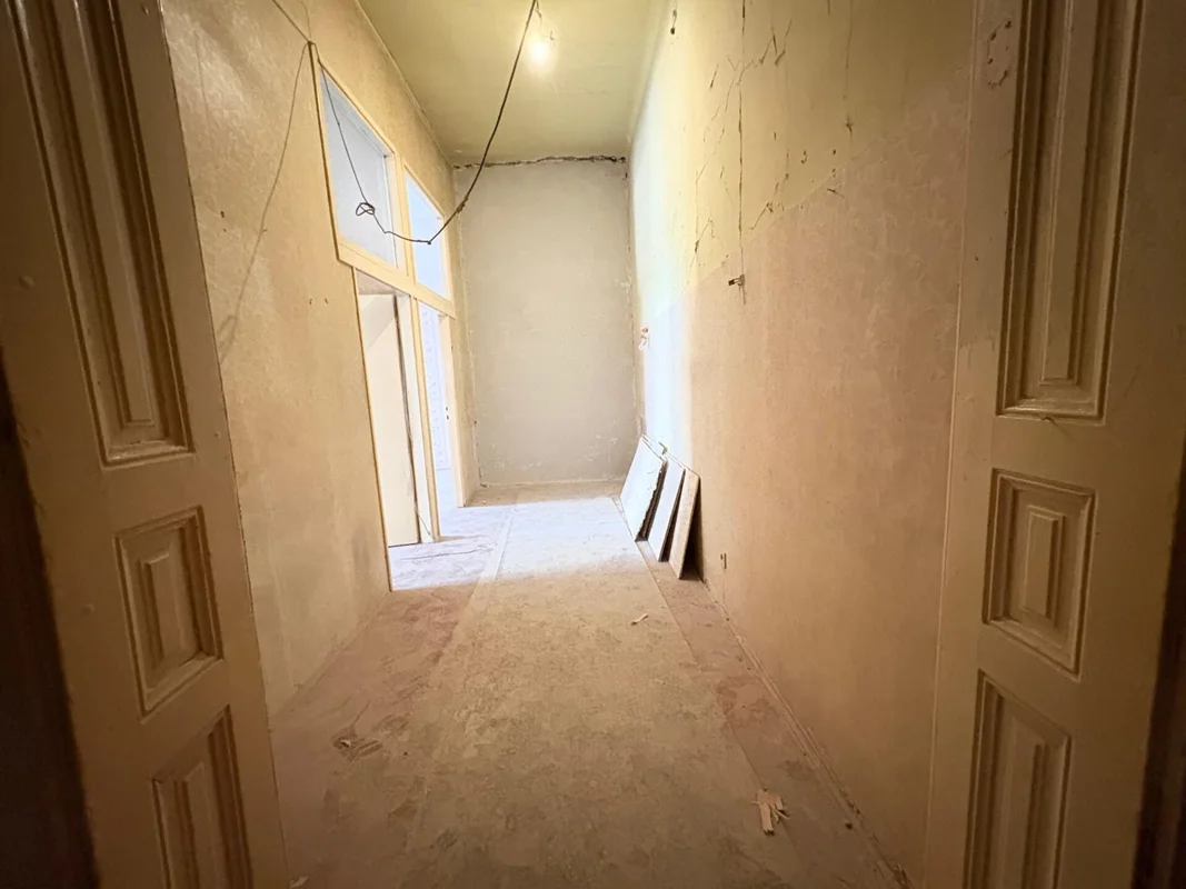 Petrićeva - Stan s vrhunskim potencijalom i stropovima od 4 m, 54 m2