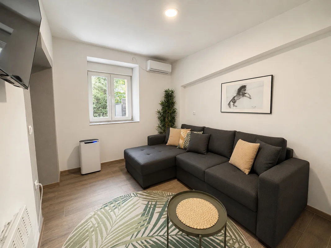 Uređen stan 27 m² u Donjem gradu – Top lokacija