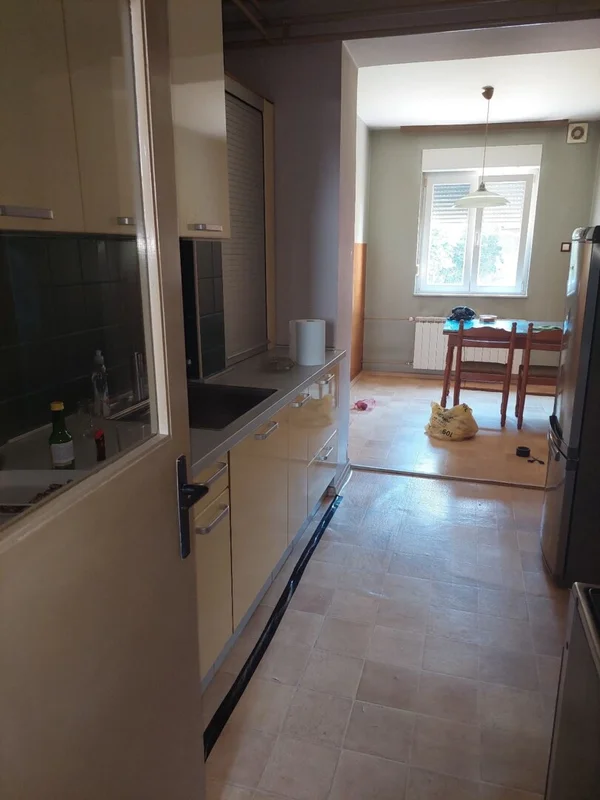 BORONGAJ – KUĆA S DVA ODVOJENA STANA, 180 m²