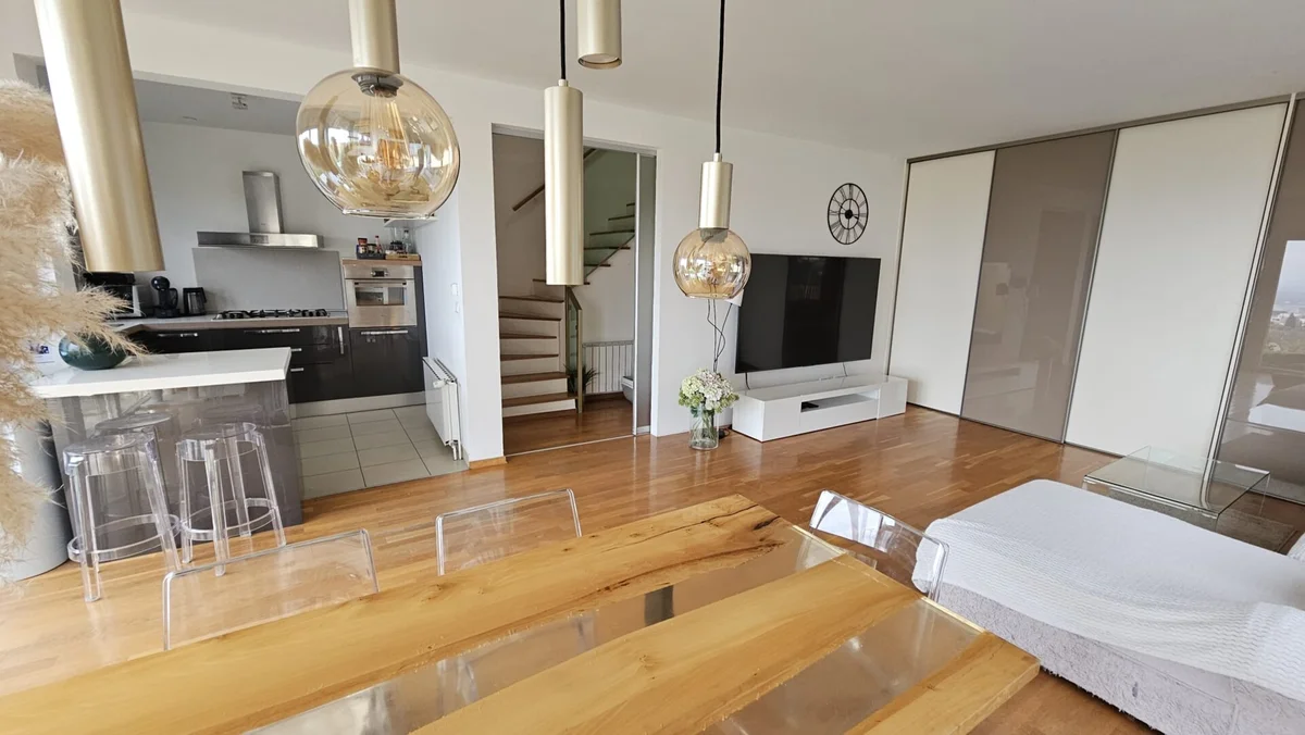 Zagreb, borčec, stan, 160m2!! Vrt -390m2 i 2 vpm!!
