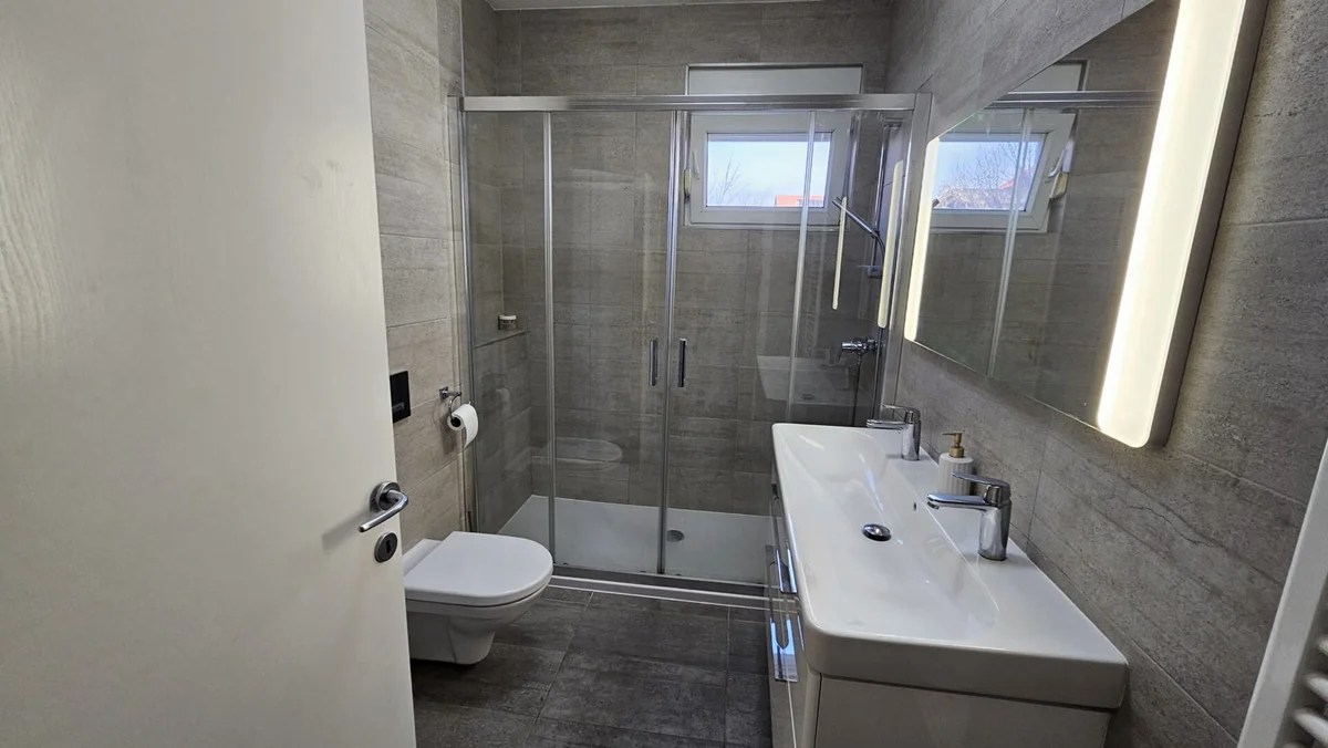 Zagreb, borčec, stan, 160m2!! Vrt -390m2 i 2 vpm!!