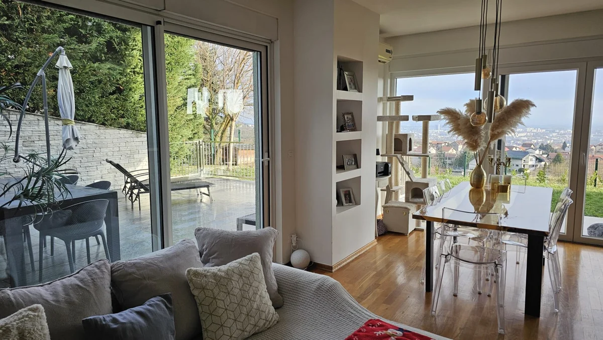 Zagreb, borčec, stan, 160m2!! Vrt -390m2 i 2 vpm!!