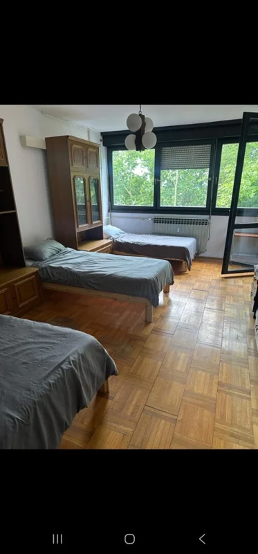 Špansko – prostran stan s dvije lođe, 3. kat