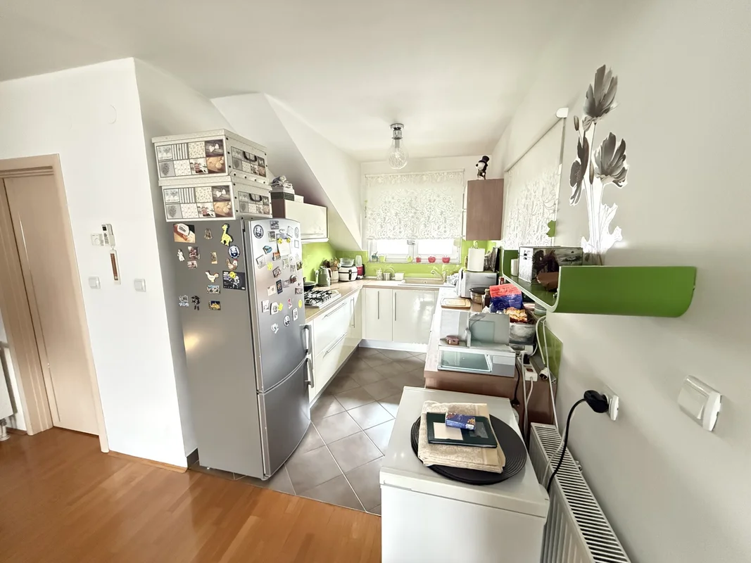 Stan, Zagreb, Dubrava, dvije spavaće! 78m2+terasa+garaža +spremište!