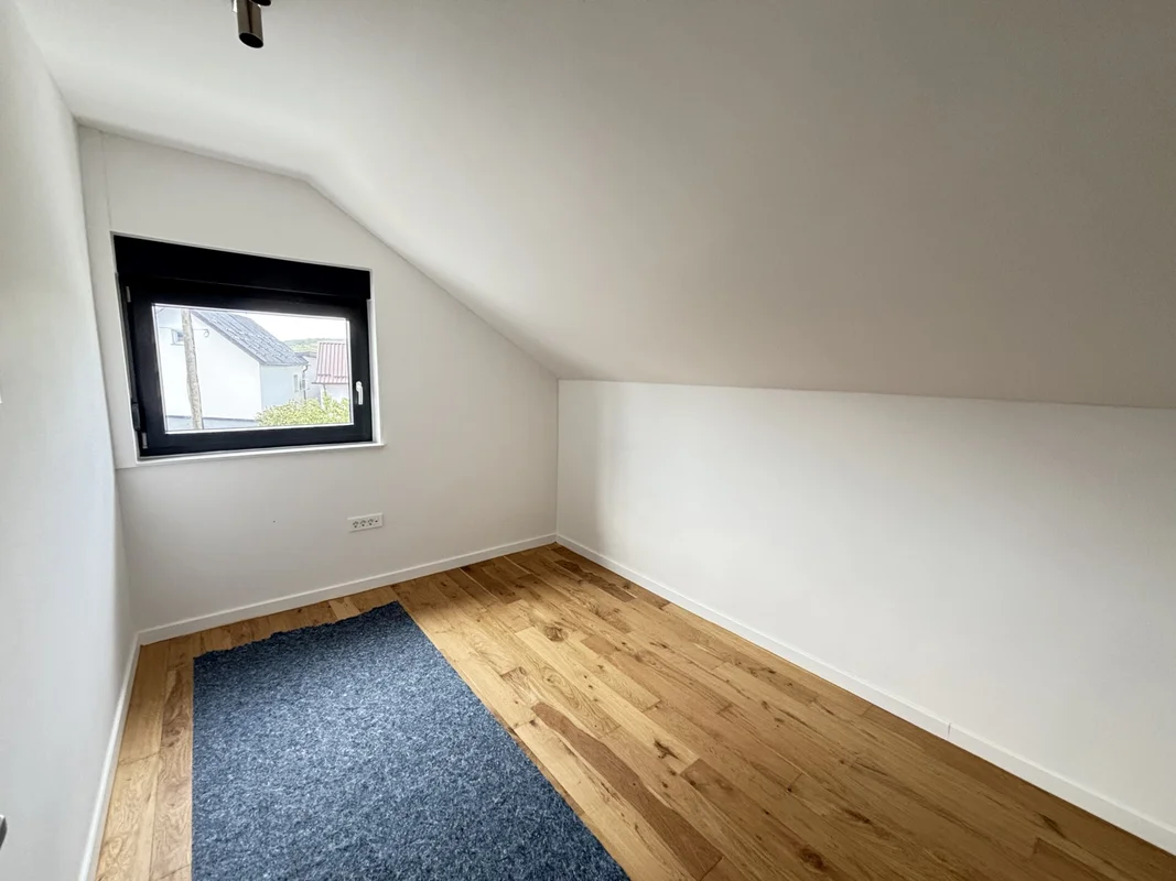 Mikulići – 70 m² novogradnja, terasa, parking i spremište