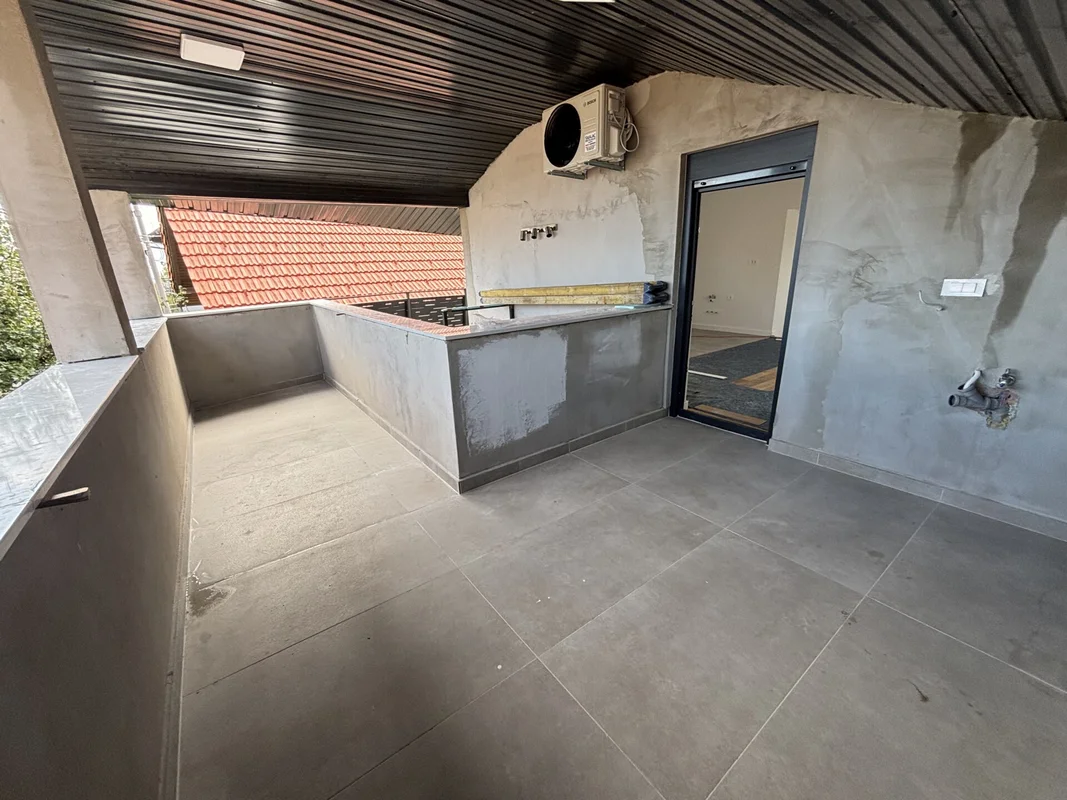 Mikulići – 70 m² novogradnja, terasa, parking i spremište