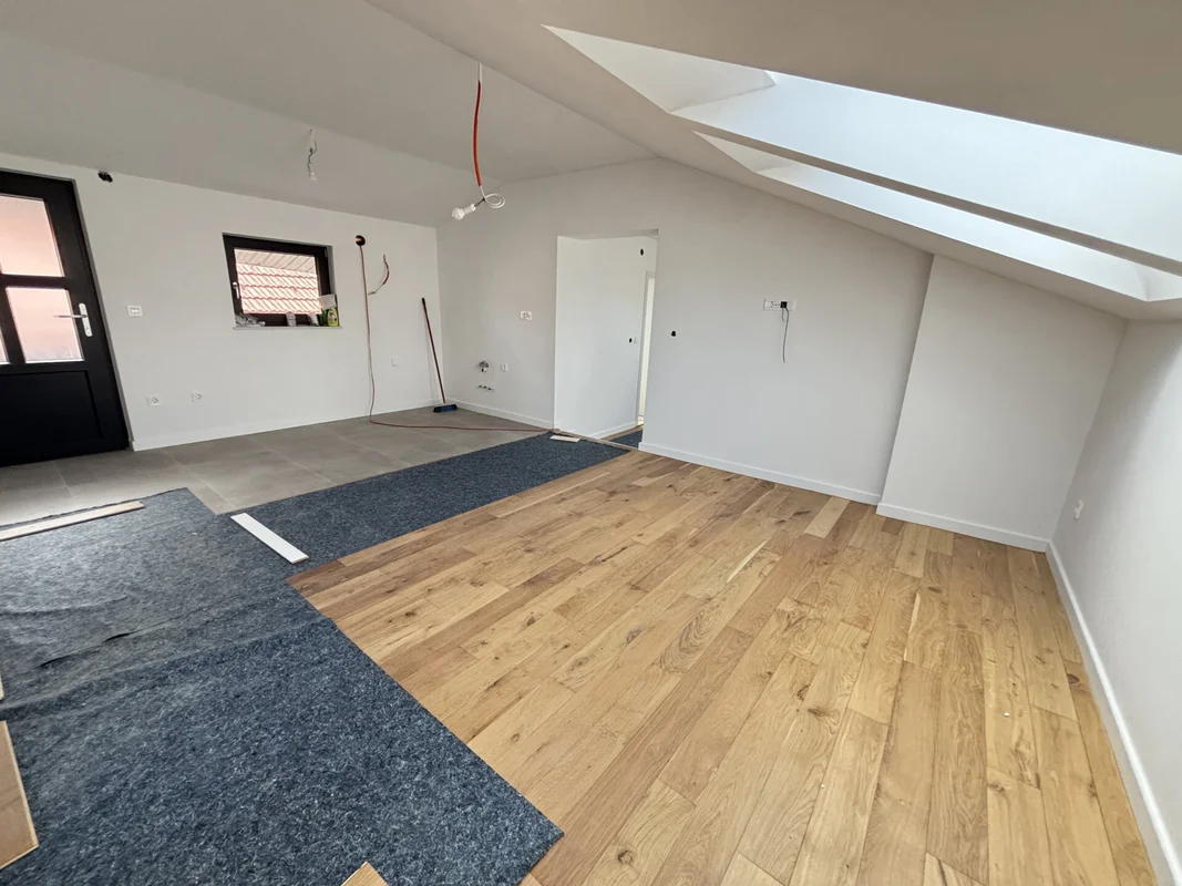 Mikulići – 70 m² novogradnja, terasa, parking i spremište