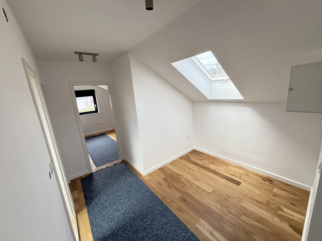 Mikulići – 70 m² novogradnja, terasa, parking i spremište