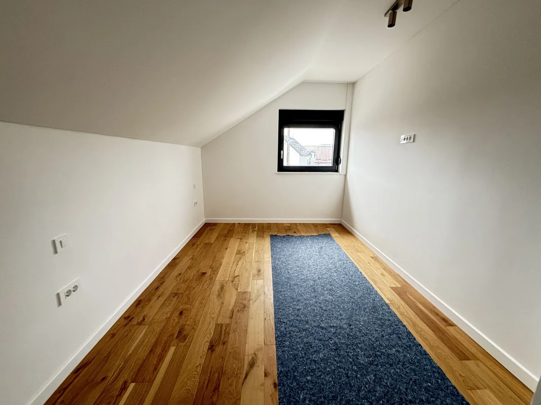 Mikulići – 70 m² novogradnja, terasa, parking i spremište