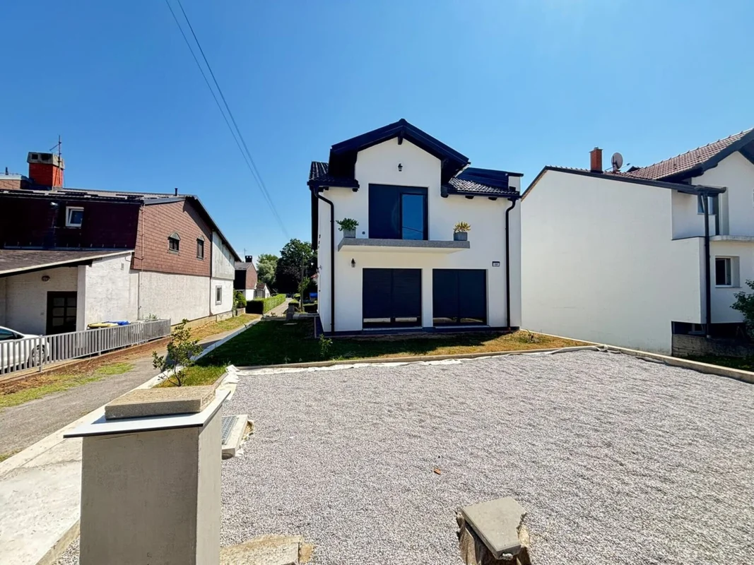 Nova samostojeća kuća 197 m² s vrtom – Bregana (prodaja)