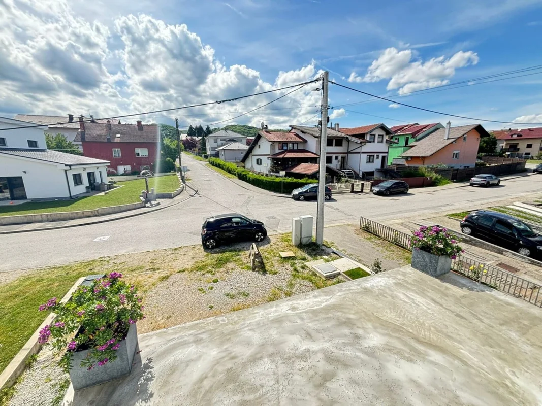 Nova samostojeća kuća 197 m² s vrtom – Bregana (prodaja)