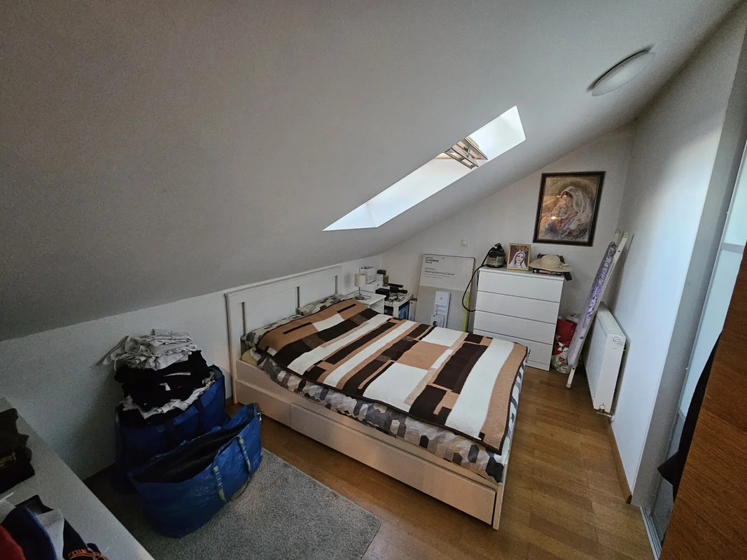 Velika Gorica, centar – trosoban stan 69 m² s parkingom