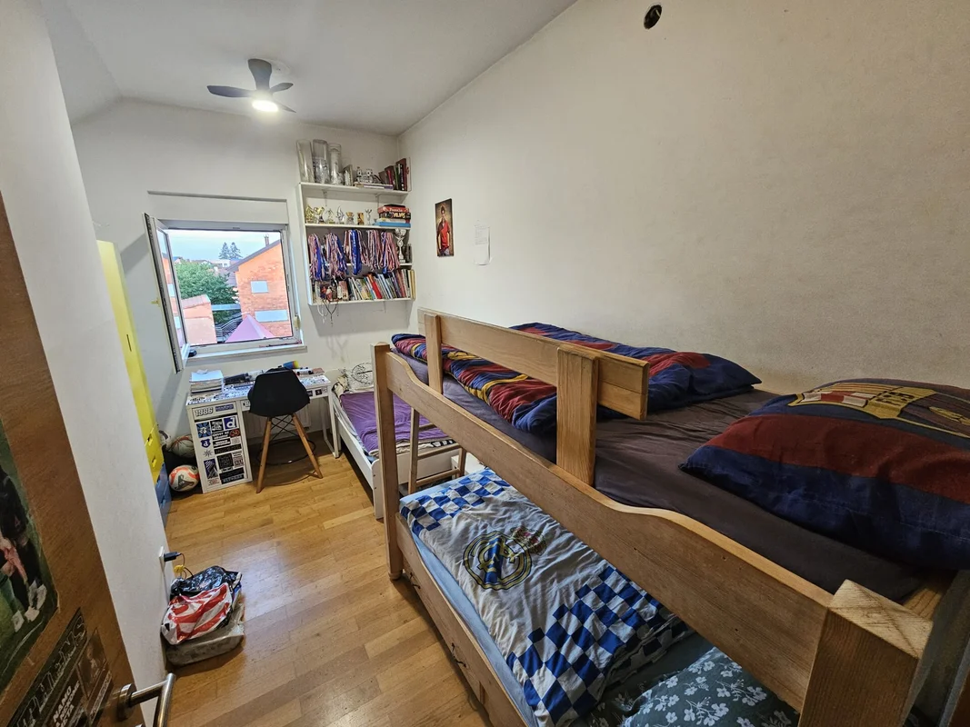 Velika Gorica, centar – trosoban stan 69 m² s parkingom