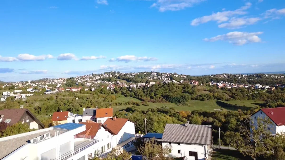 Kuća, Zagreb, mikulići! Dva odvojena stana! 380m2+ 1100m2 okućnice!