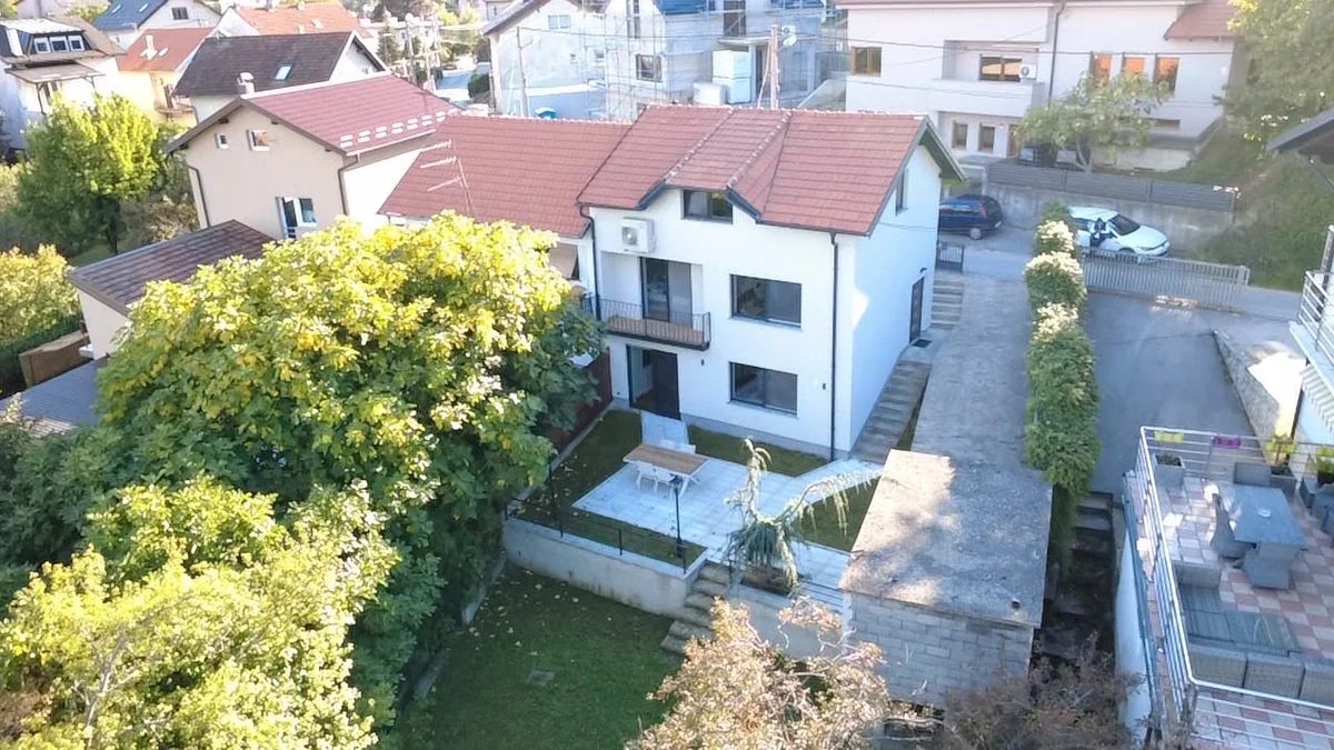 Kuća, Zagreb, Markuševec, 141m2+ garaža+okućnica! NOVOADAPTIRANO!