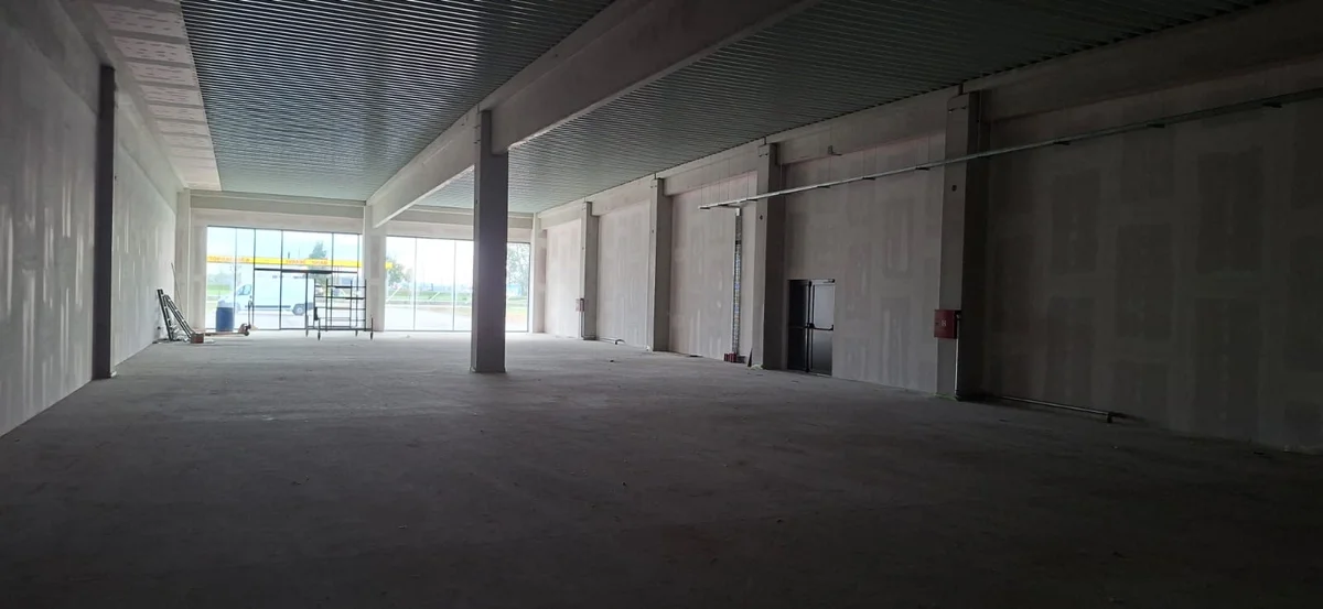 Ivanić grad, Poslovni prostor u retail parku, 560m2!! Veliki parking!