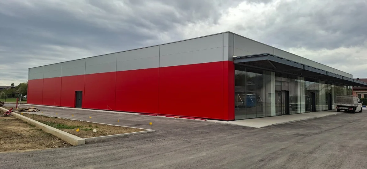 Ivanić grad, Poslovni prostor u retail parku, 560m2!! Veliki parking!