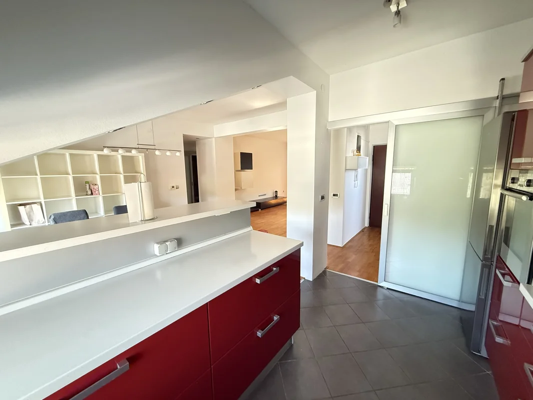 Zagreb, vinogradska, 87m2 + spremište! Prekrasan balkon! Istok - zapad