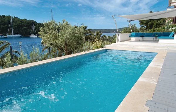 Brač, Vila za odmor, 1055m2, PRVI RED DO MORA!!