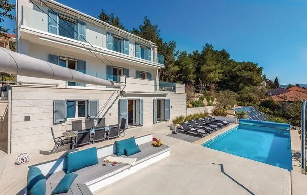 Brač, Vila za odmor, 1055m2, PRVI RED DO MORA!!