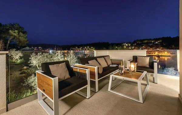 Brač, Vila za odmor, 1055m2, PRVI RED DO MORA!!