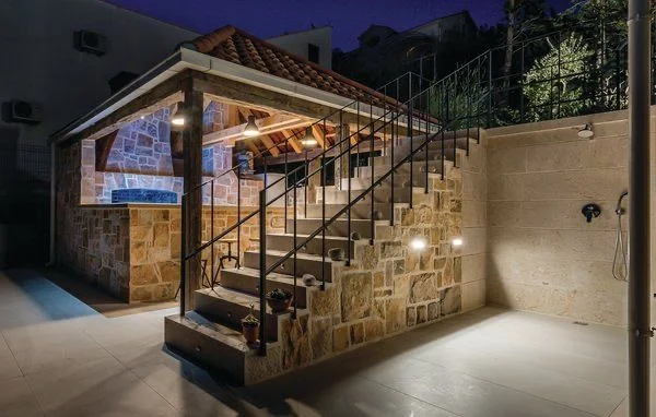 Brač, Vila za odmor, 1055m2, PRVI RED DO MORA!!