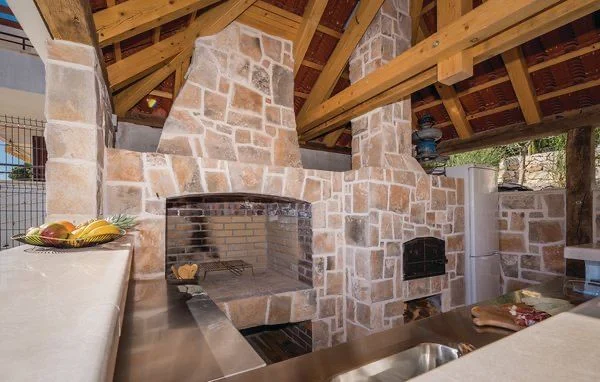 Brač, Vila za odmor, 1055m2, PRVI RED DO MORA!!