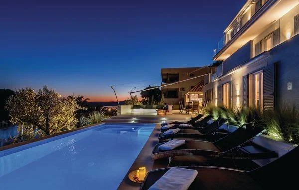 Brač, Vila za odmor, 1055m2, PRVI RED DO MORA!!