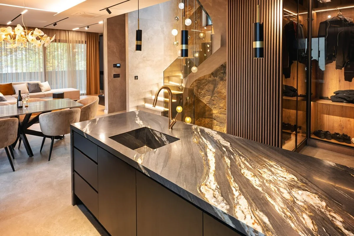 Zagreb, prekrasna urbana vila, srebrnjak, 245m2 (S PRIVATNOM KONOBOM)!