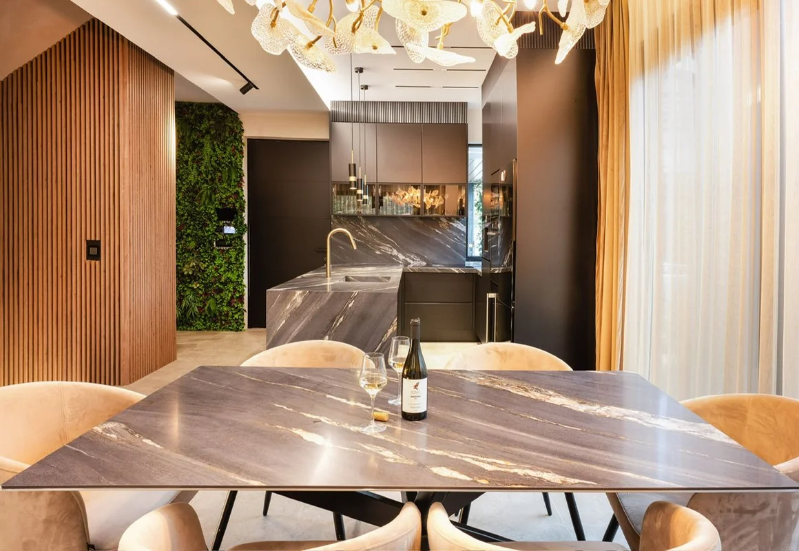 Zagreb, prekrasna urbana vila, srebrnjak, 245m2 (S PRIVATNOM KONOBOM)!