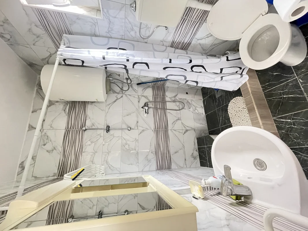 Borongaj, kuća 350 m² – 3 stana + poslovni prostor – odlična lokacija