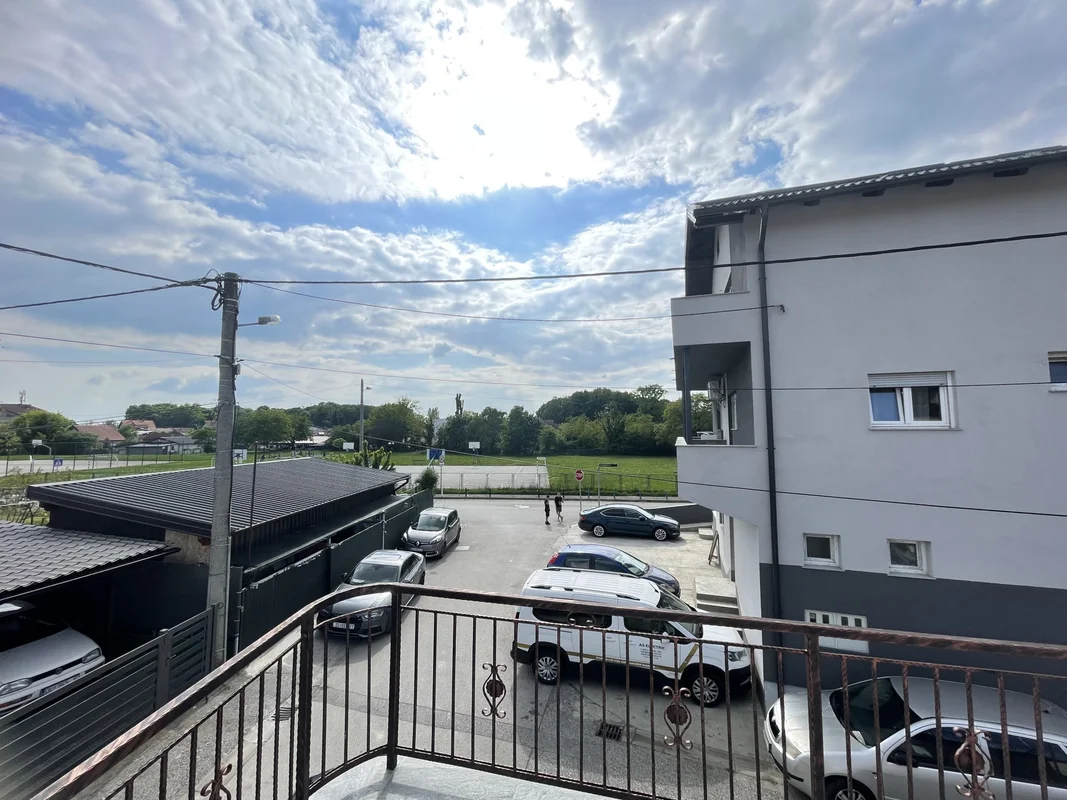 Borongaj, kuća 350 m² – 3 stana + poslovni prostor – odlična lokacija