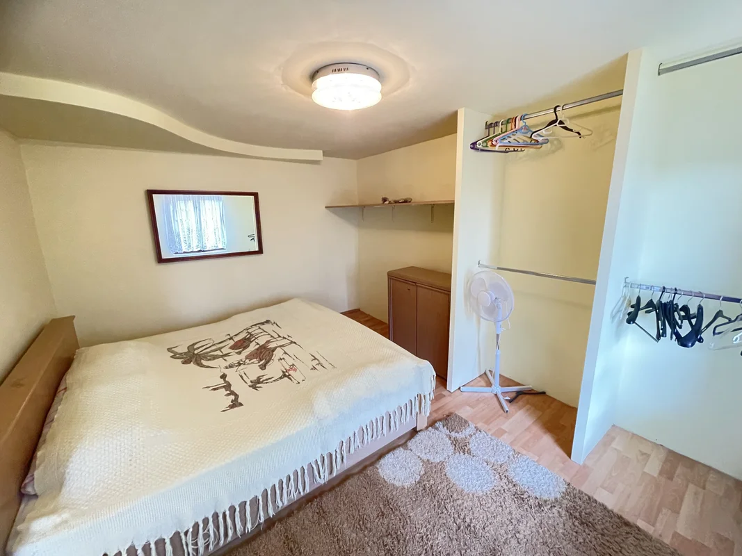 Borongaj, kuća 350 m² – 3 stana + poslovni prostor – odlična lokacija