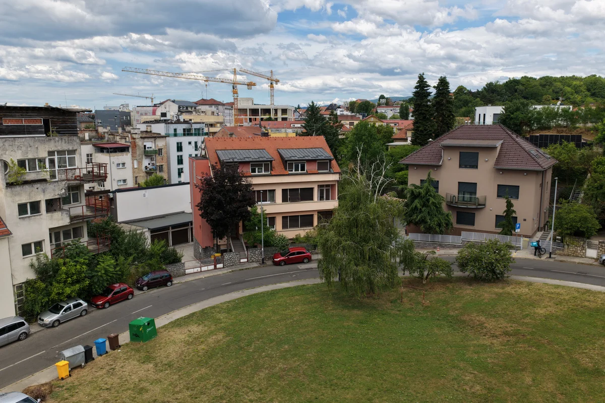 Kuća, Zagreb, 250nkp + 4 garaže!! Hercegovačka ulica!!