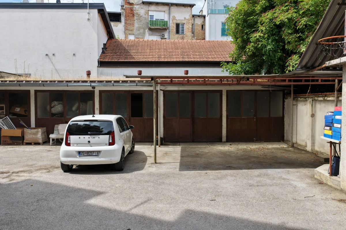 Kuća, Zagreb, 250nkp + 4 garaže!! Hercegovačka ulica!!