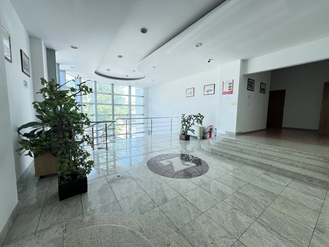 Zagreb, najam, poslovni prostor, 585m2 NKP puno parkinga!Top lokacija!