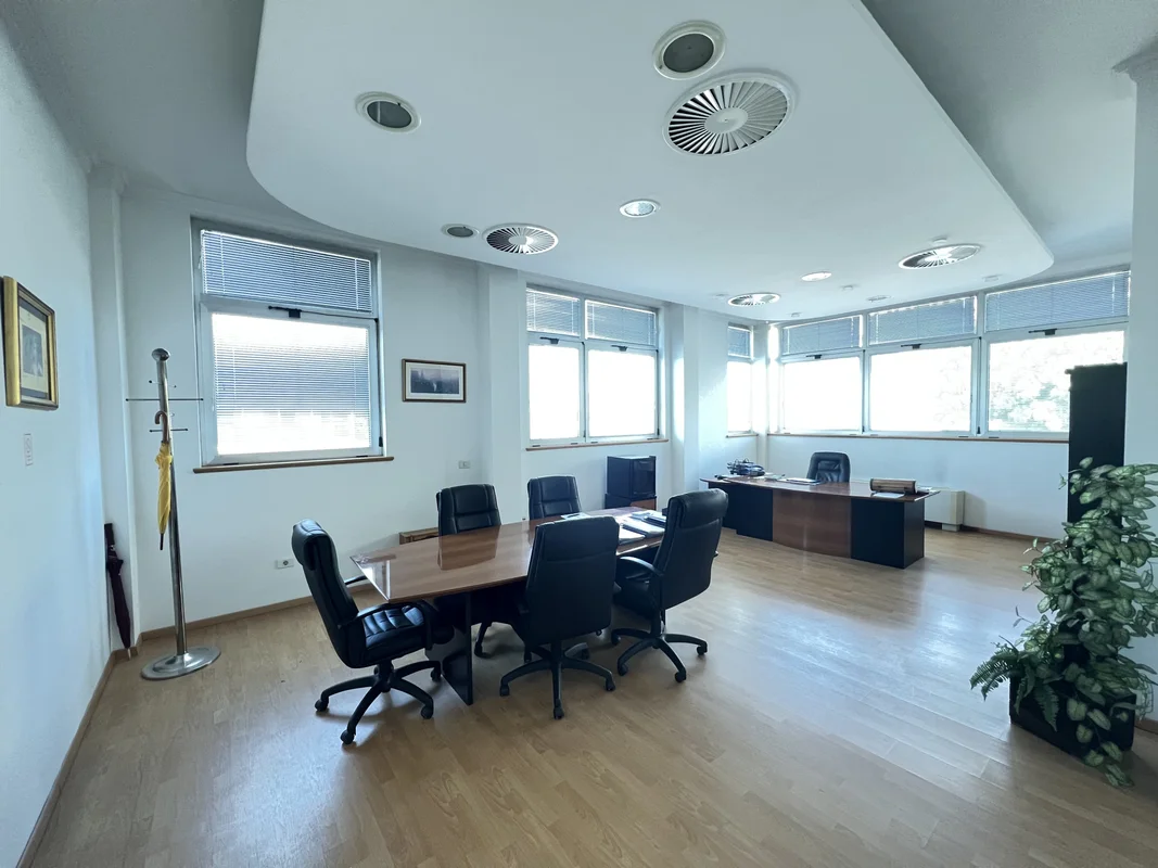 Zagreb, najam, poslovni prostor, 585m2 NKP puno parkinga!Top lokacija!