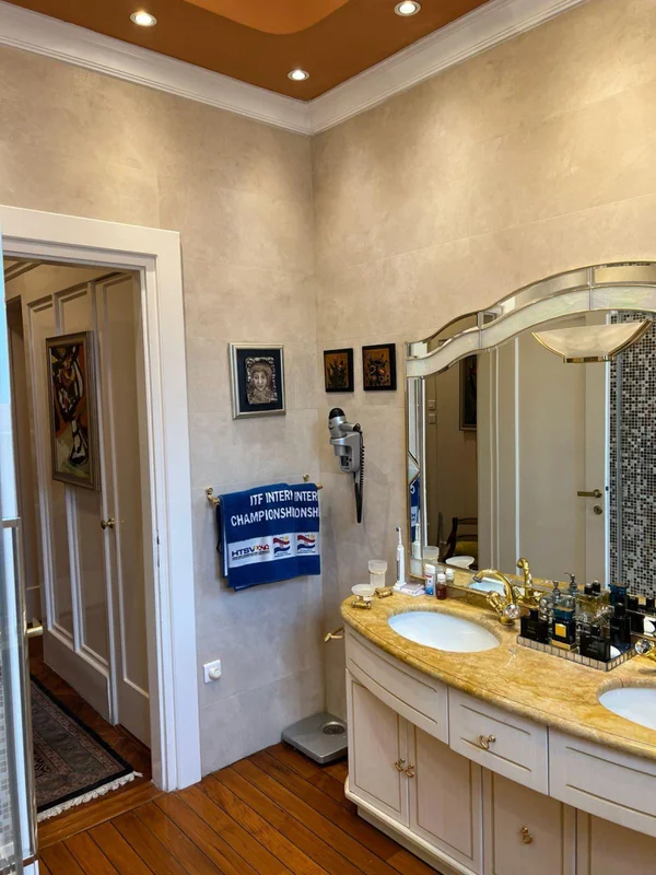 Stan, Zagreb, centar, 200m2 + 30m2 spremište!! Prvi kat! Luksuzan!